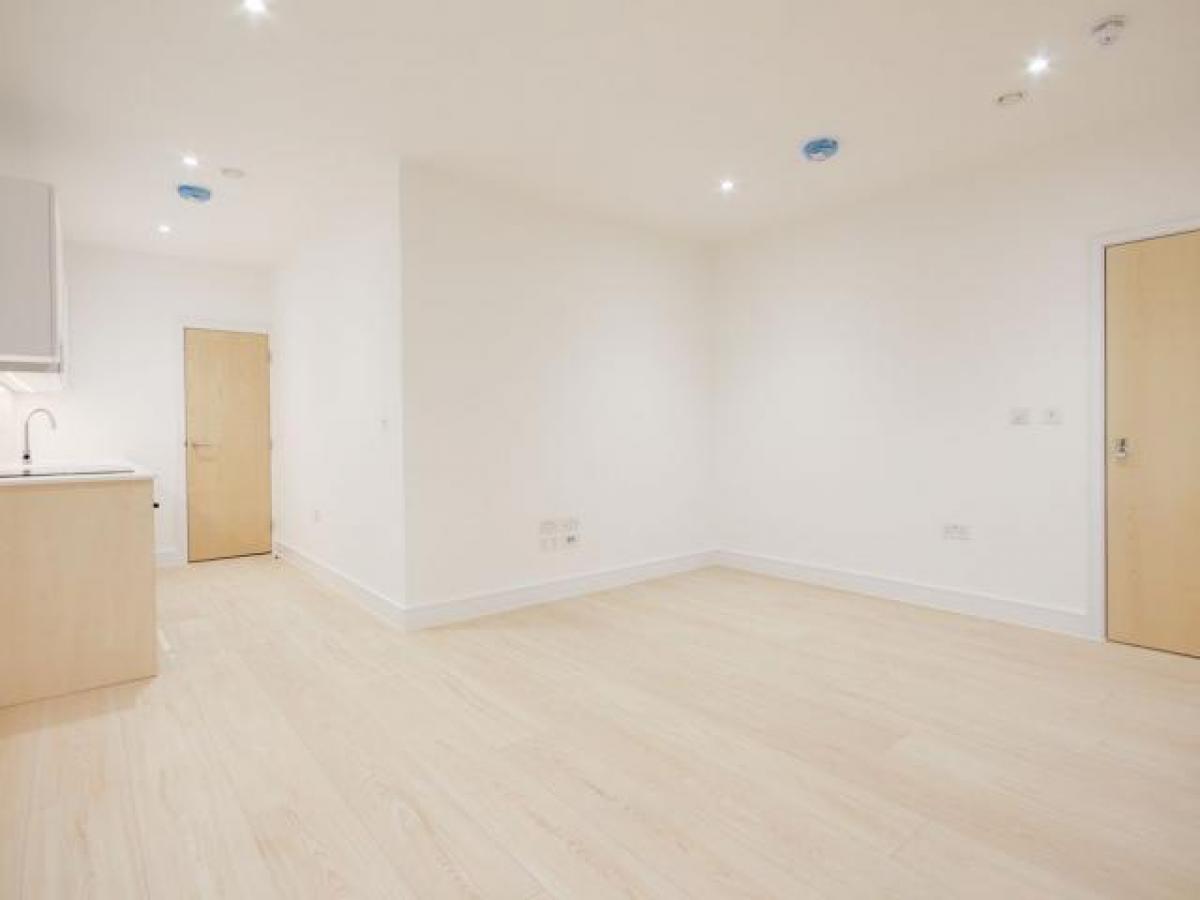 Picture of Apartment For Rent in Wokingham, Berkshire, United Kingdom