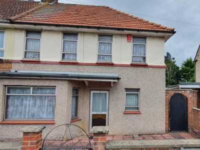 Home For Rent in Gravesend, United Kingdom