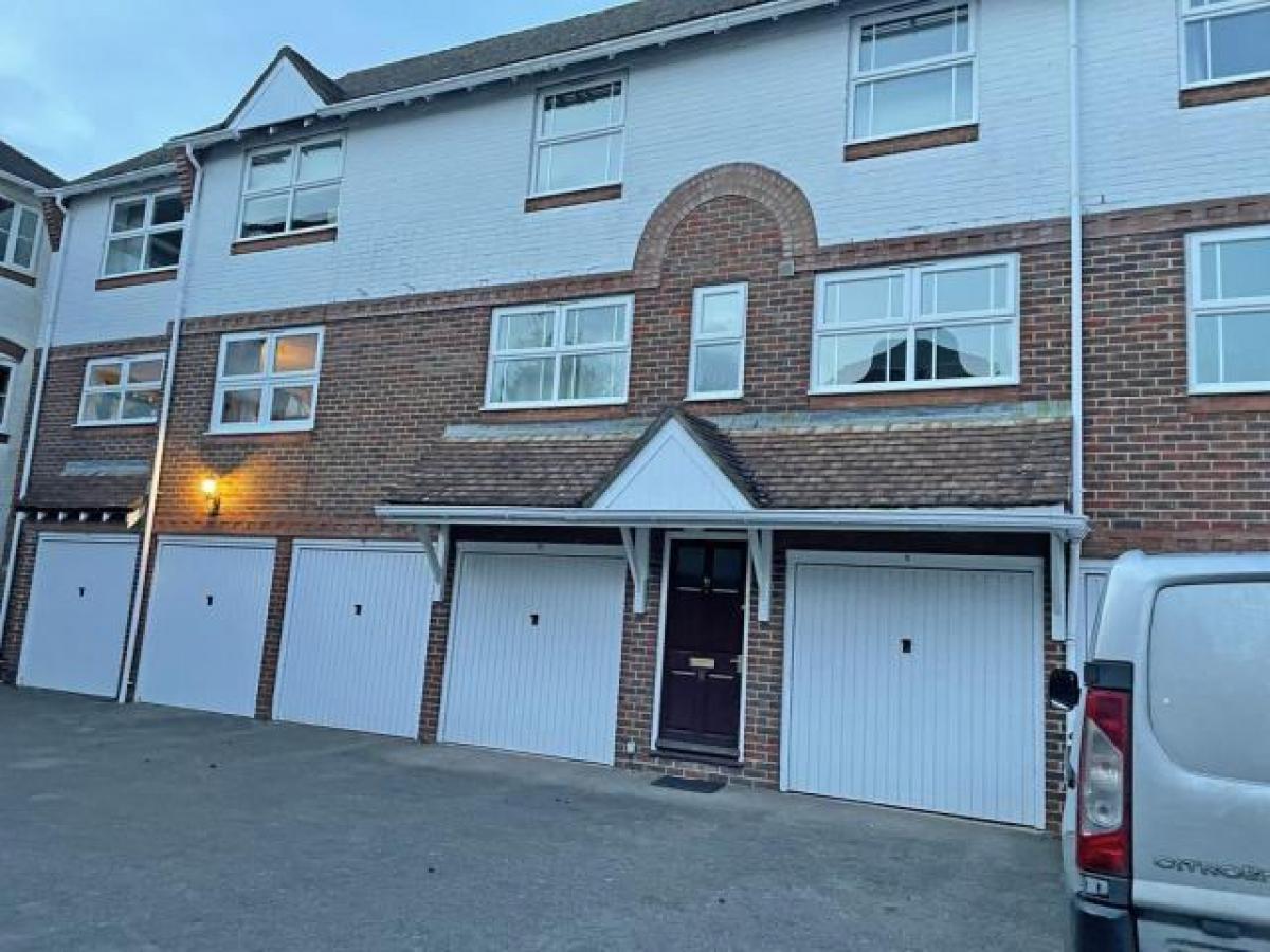 Picture of Apartment For Rent in Salisbury, Wiltshire, United Kingdom