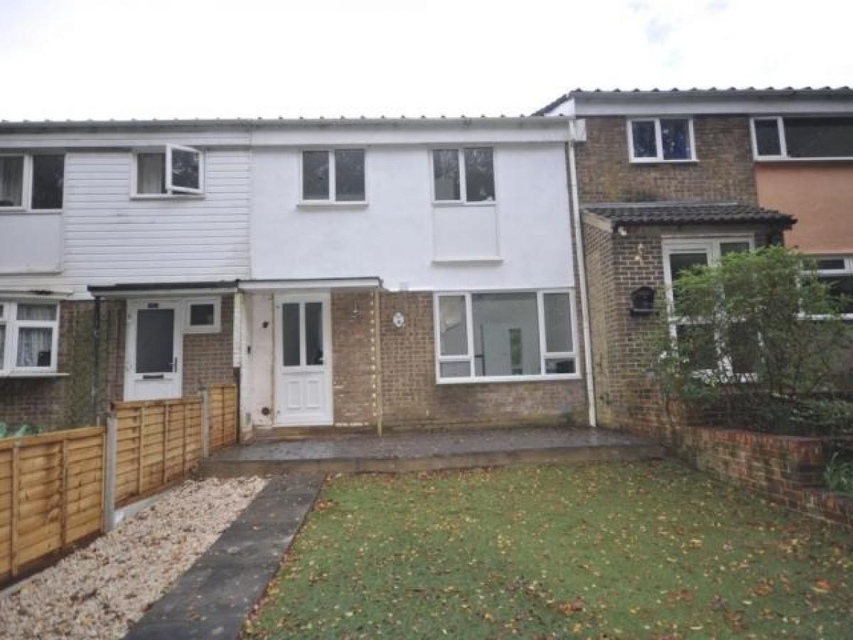 Picture of Apartment For Rent in Crawley, West Sussex, United Kingdom