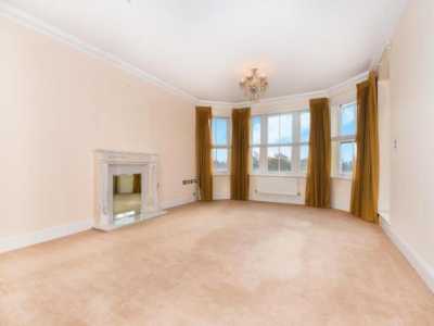 Apartment For Rent in Ascot, United Kingdom