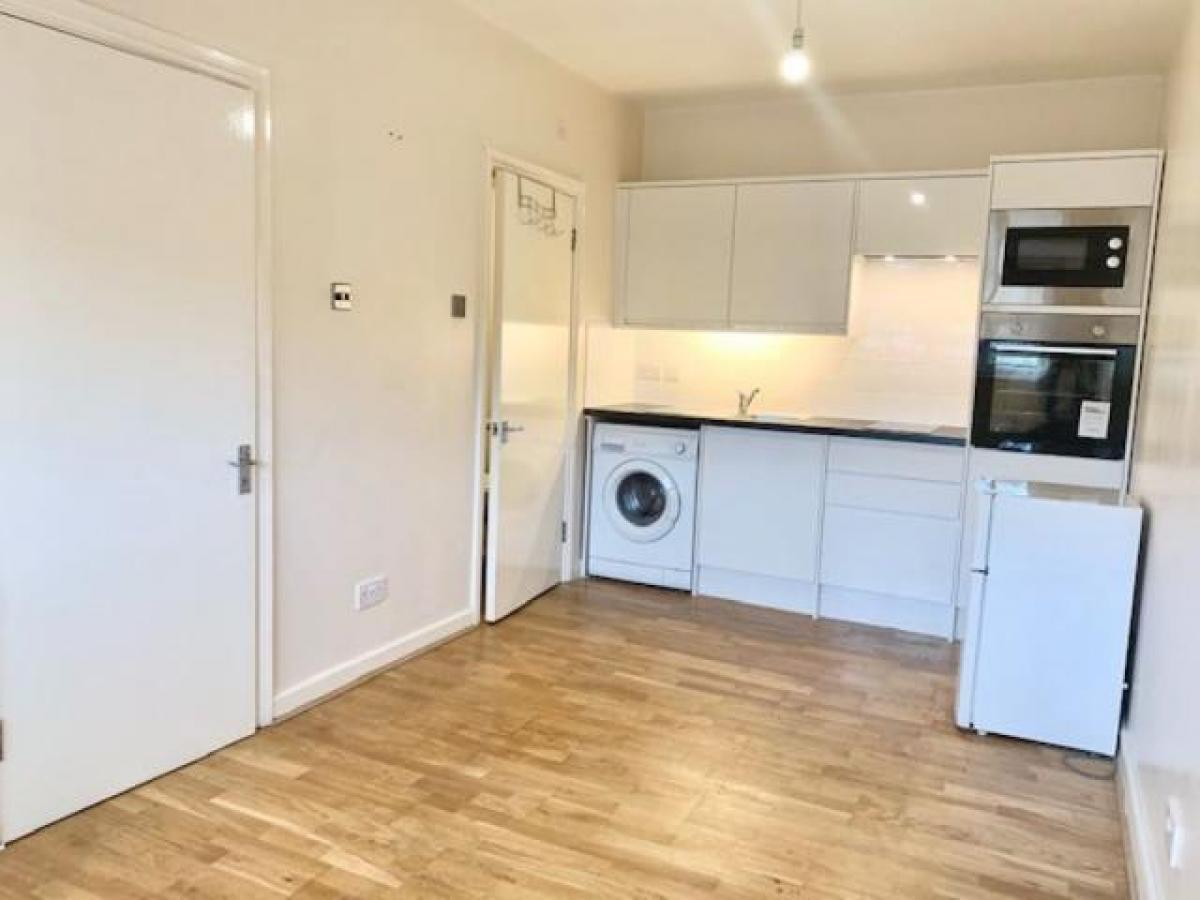 Picture of Apartment For Rent in Enfield, Greater London, United Kingdom