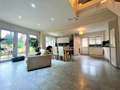 Home For Rent in Woking, United Kingdom