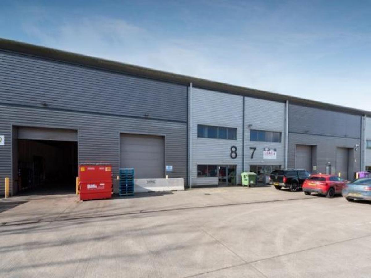 Picture of Industrial For Rent in Aylesbury, Buckinghamshire, United Kingdom