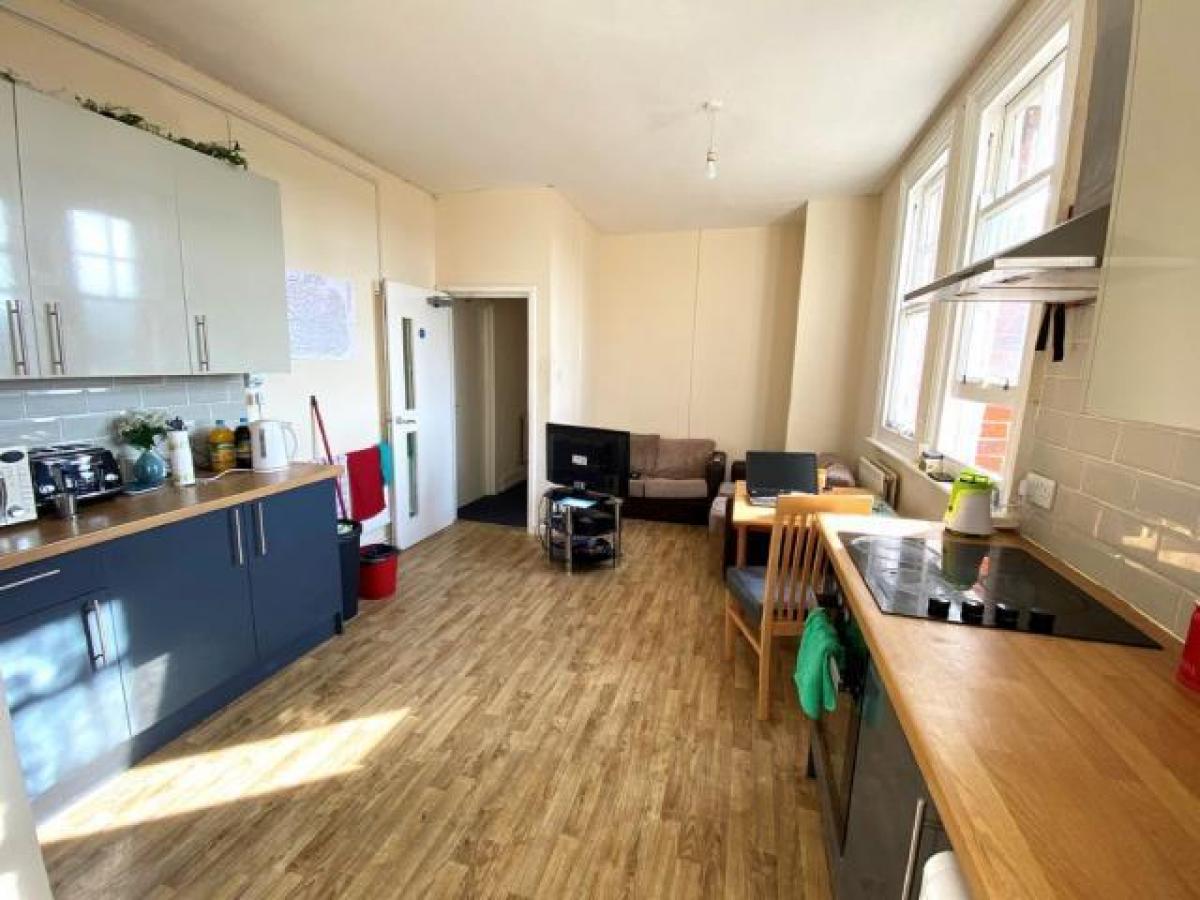 Picture of Apartment For Rent in Portsmouth, Hampshire, United Kingdom