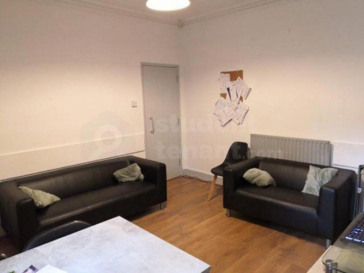 Picture of Apartment For Rent in Stoke on Trent, Staffordshire, United Kingdom