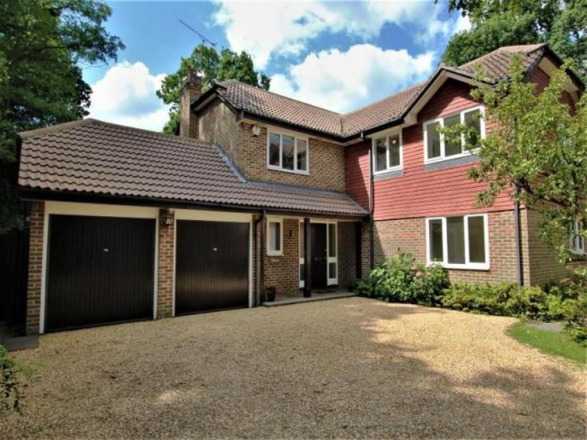 Picture of Home For Rent in Woking, Surrey, United Kingdom