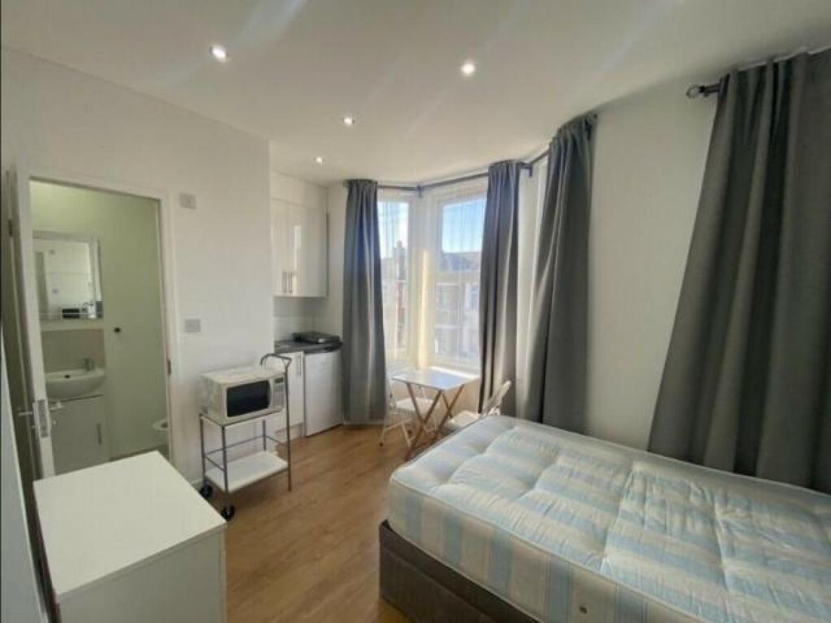 Picture of Apartment For Rent in Harrow, Greater London, United Kingdom