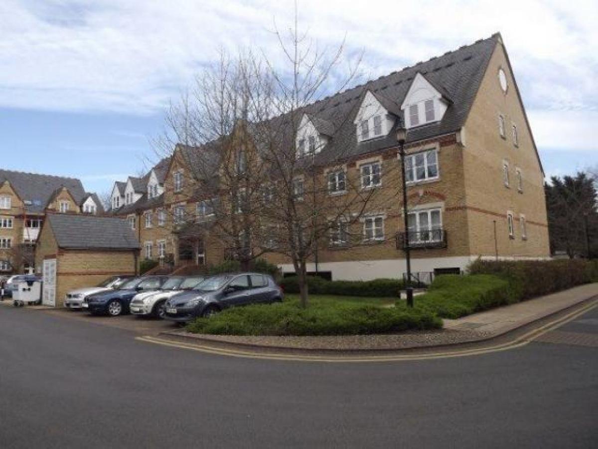 Picture of Apartment For Rent in Watford, Hertfordshire, United Kingdom