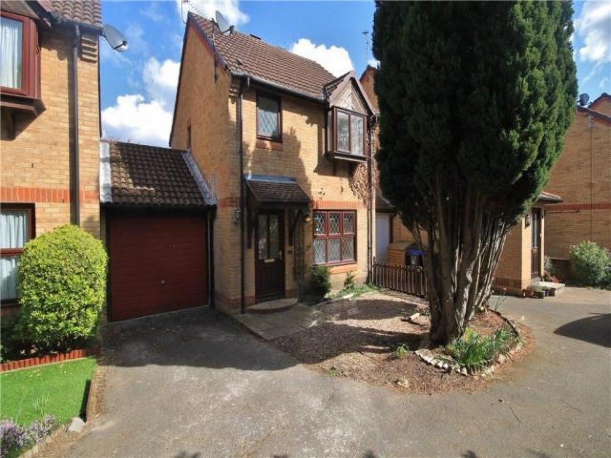 Picture of Home For Rent in Woking, Surrey, United Kingdom