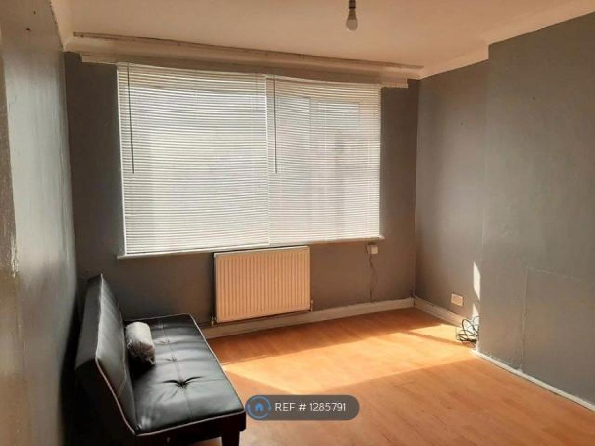 Picture of Apartment For Rent in Edgware, Greater London, United Kingdom