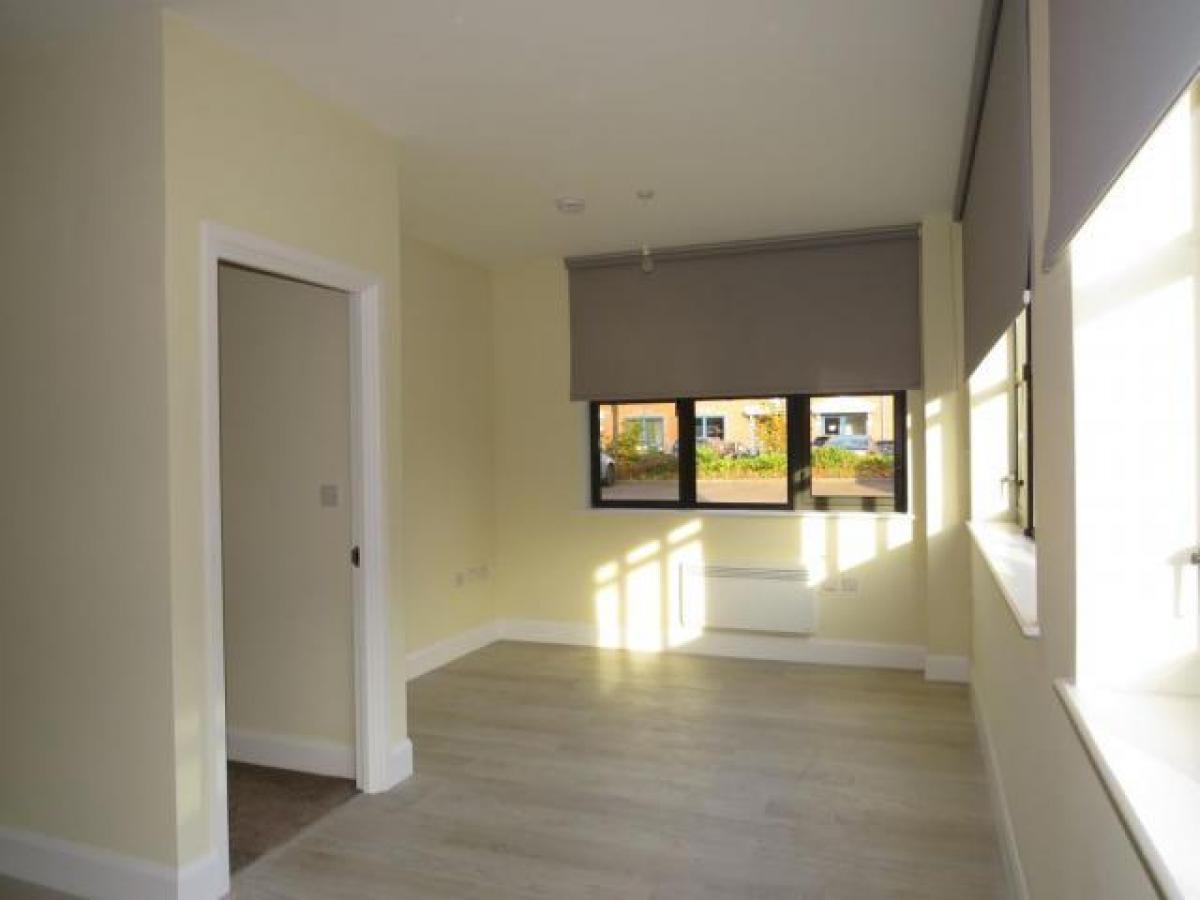 Picture of Apartment For Rent in Watford, Hertfordshire, United Kingdom