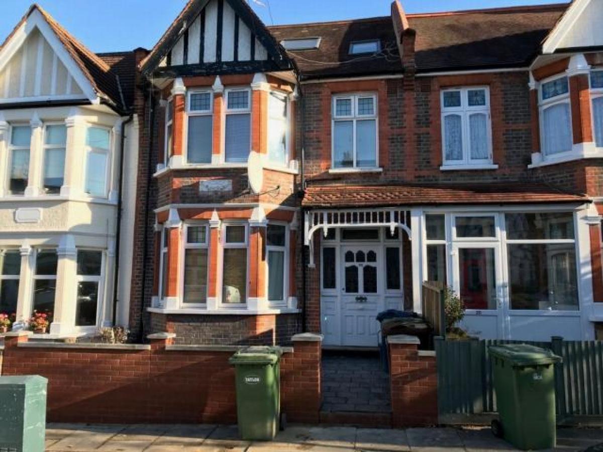 Picture of Apartment For Rent in Harrow, Greater London, United Kingdom