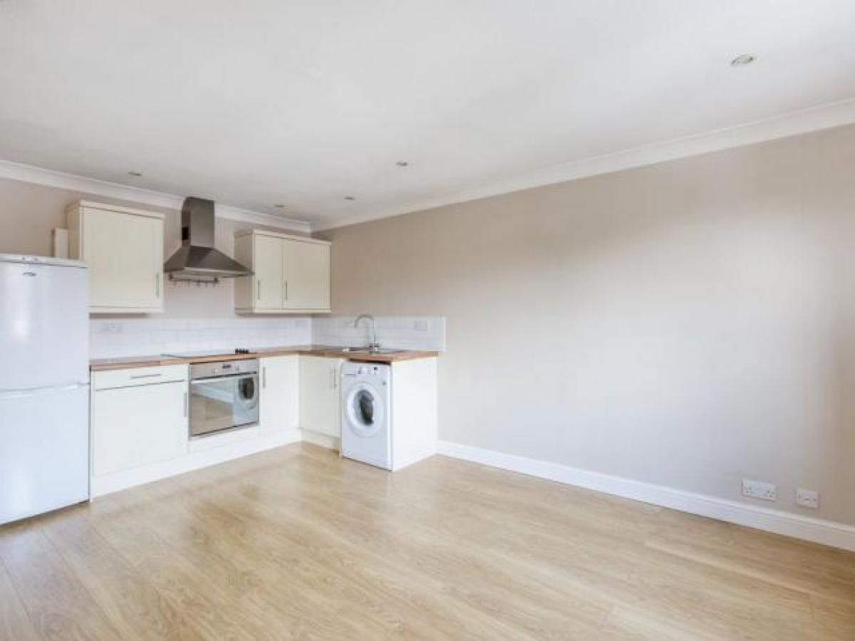 Picture of Apartment For Rent in Redhill, Surrey, United Kingdom