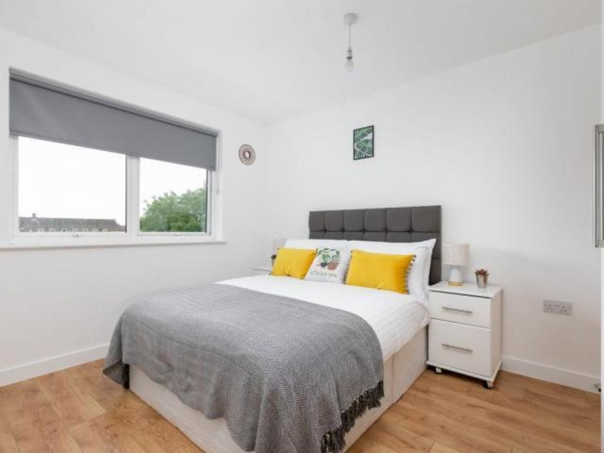 Picture of Apartment For Rent in Enfield, Greater London, United Kingdom