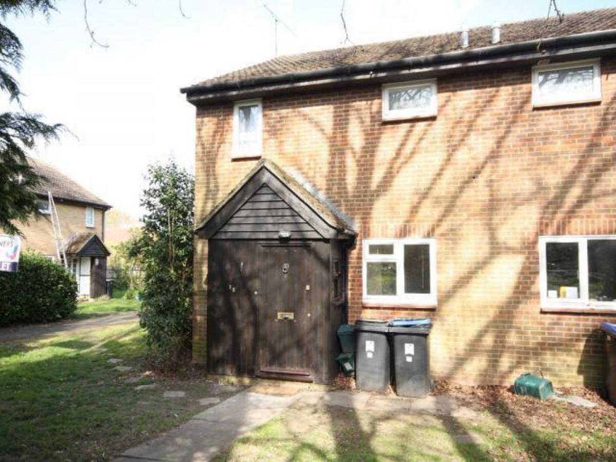 Picture of Home For Rent in Woking, Surrey, United Kingdom