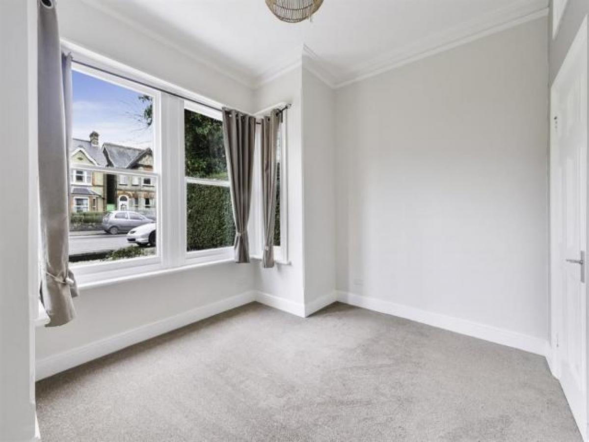 Picture of Apartment For Rent in Redhill, Surrey, United Kingdom