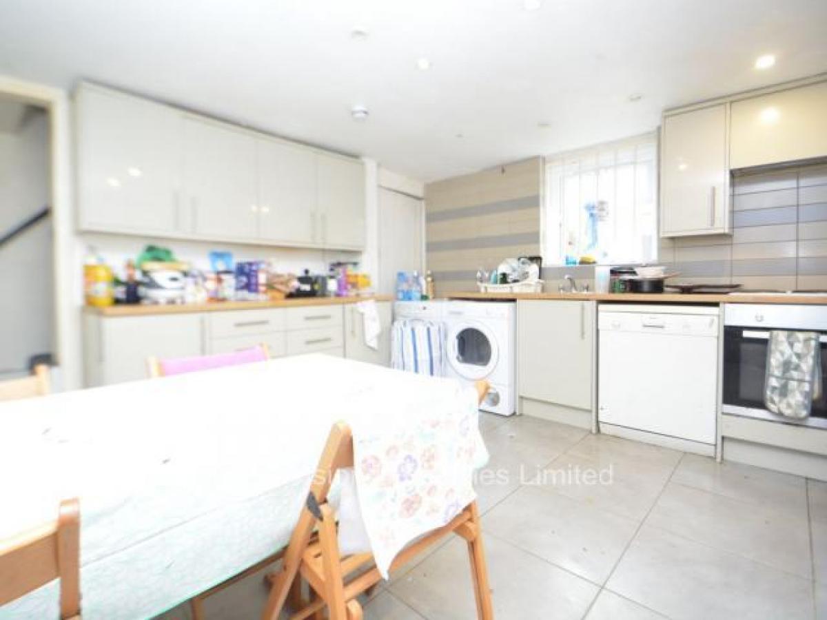 Picture of Home For Rent in Leeds, West Yorkshire, United Kingdom