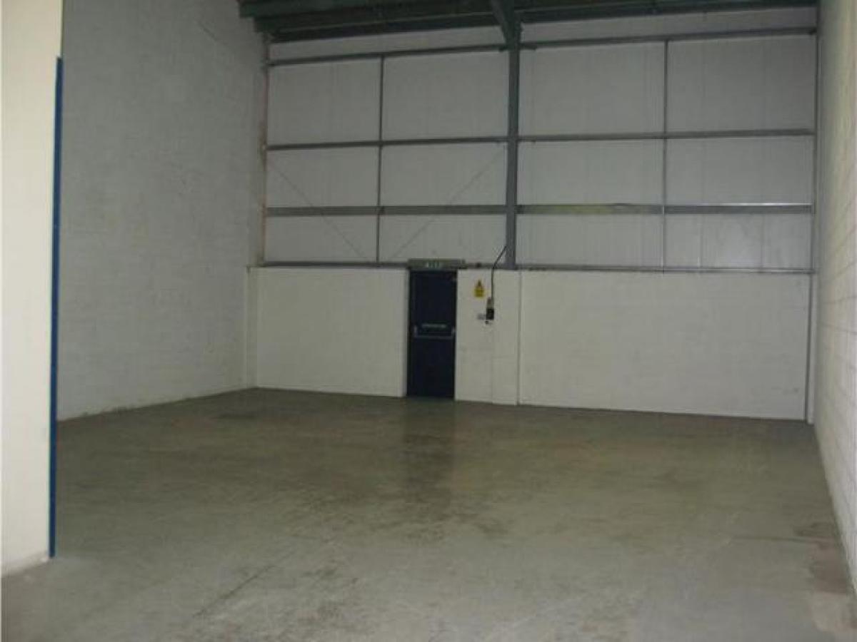 Picture of Industrial For Rent in Aylesbury, Buckinghamshire, United Kingdom