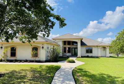 Home For Sale in Los Fresnos, Texas