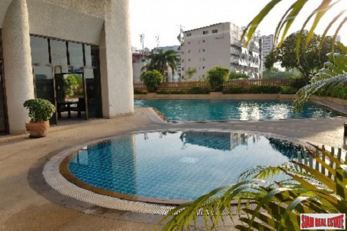 Picture of Apartment For Sale in Nana, Bangkok, Thailand