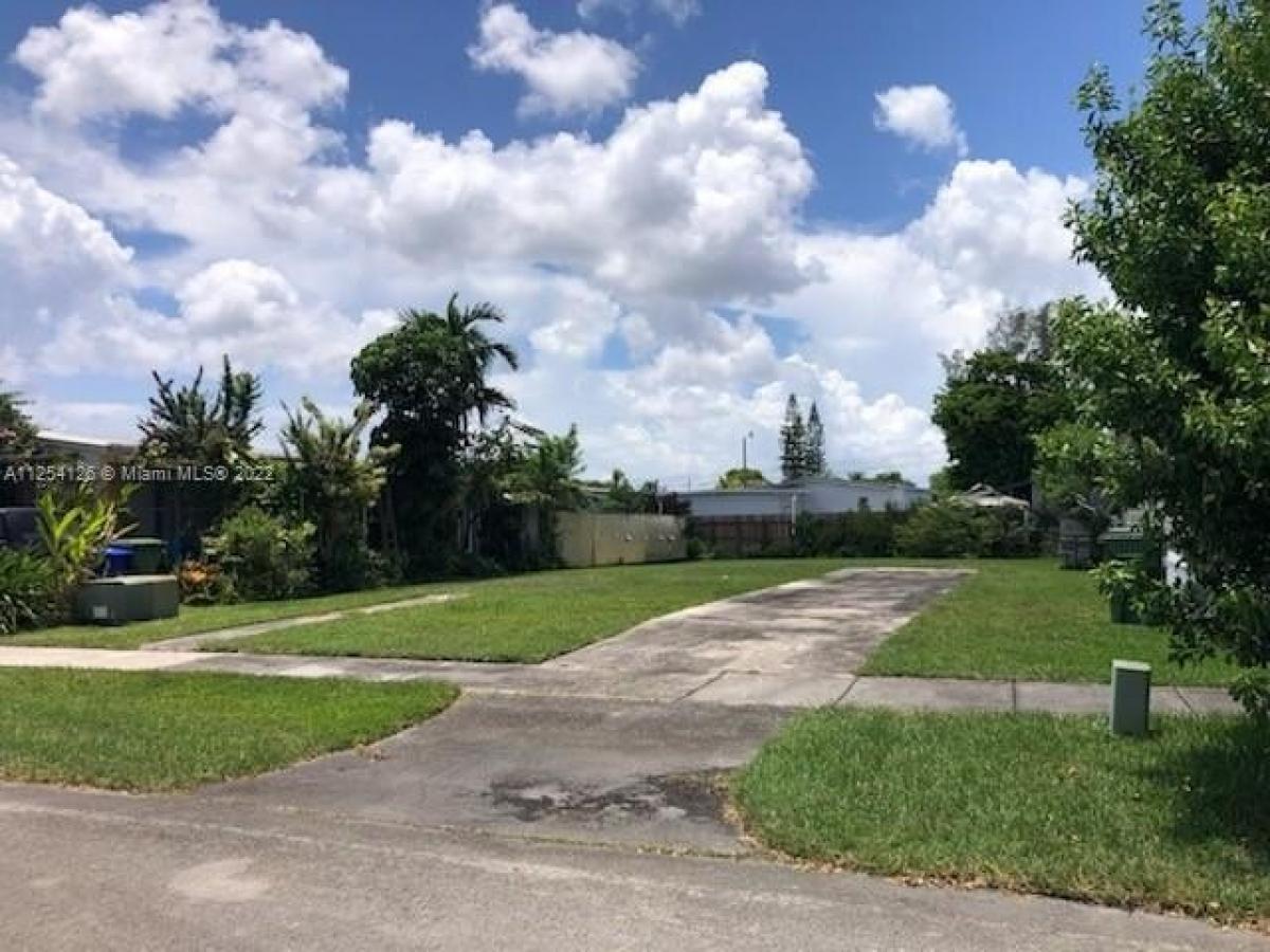 Picture of Residential Land For Sale in Pembroke Pines, Florida, United States