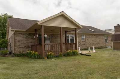 Home For Sale in Newburgh, Indiana