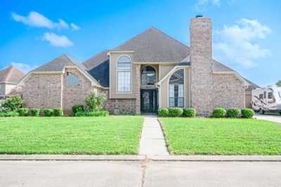 Home For Sale in Nederland, Texas