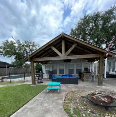 Home For Sale in Nederland, Texas