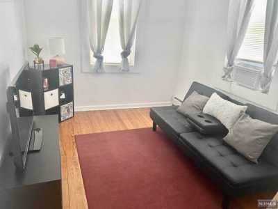 Apartment For Rent in Rutherford, New Jersey