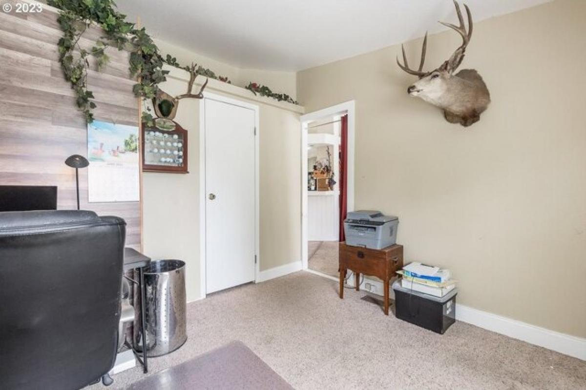 Picture of Home For Sale in Aurora, Oregon, United States