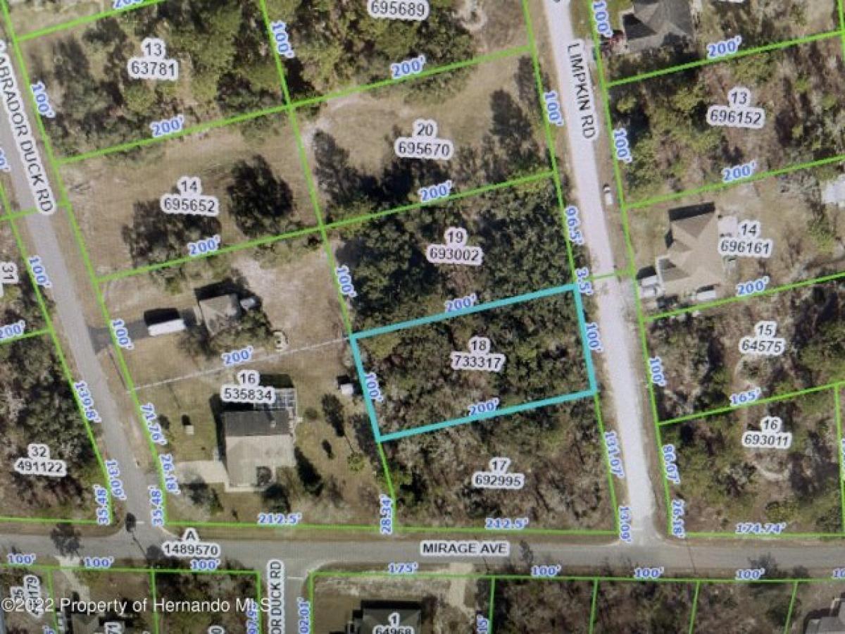 Picture of Residential Land For Sale in Weeki Wachee, Florida, United States