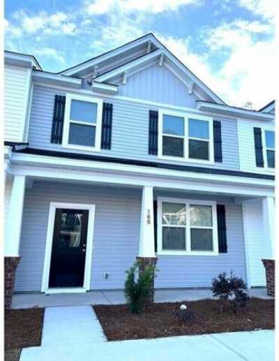 Home For Rent in Summerville, South Carolina