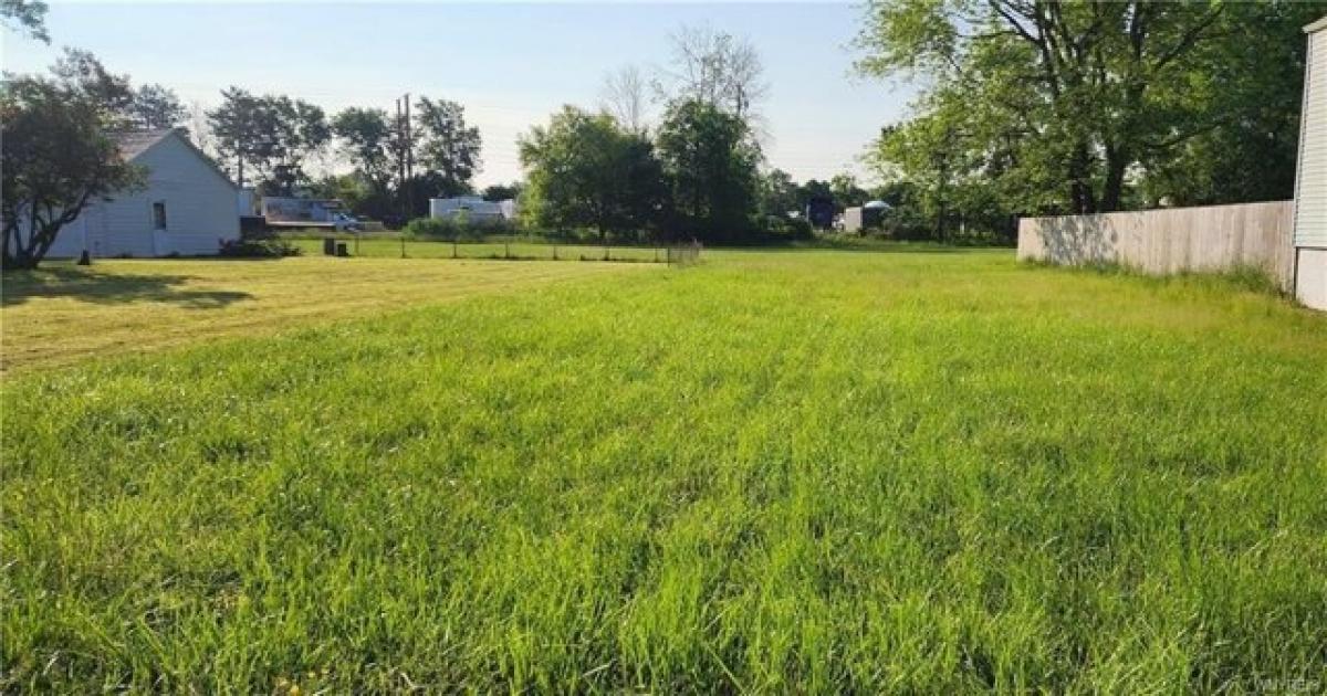 Picture of Residential Land For Sale in Tonawanda, New York, United States