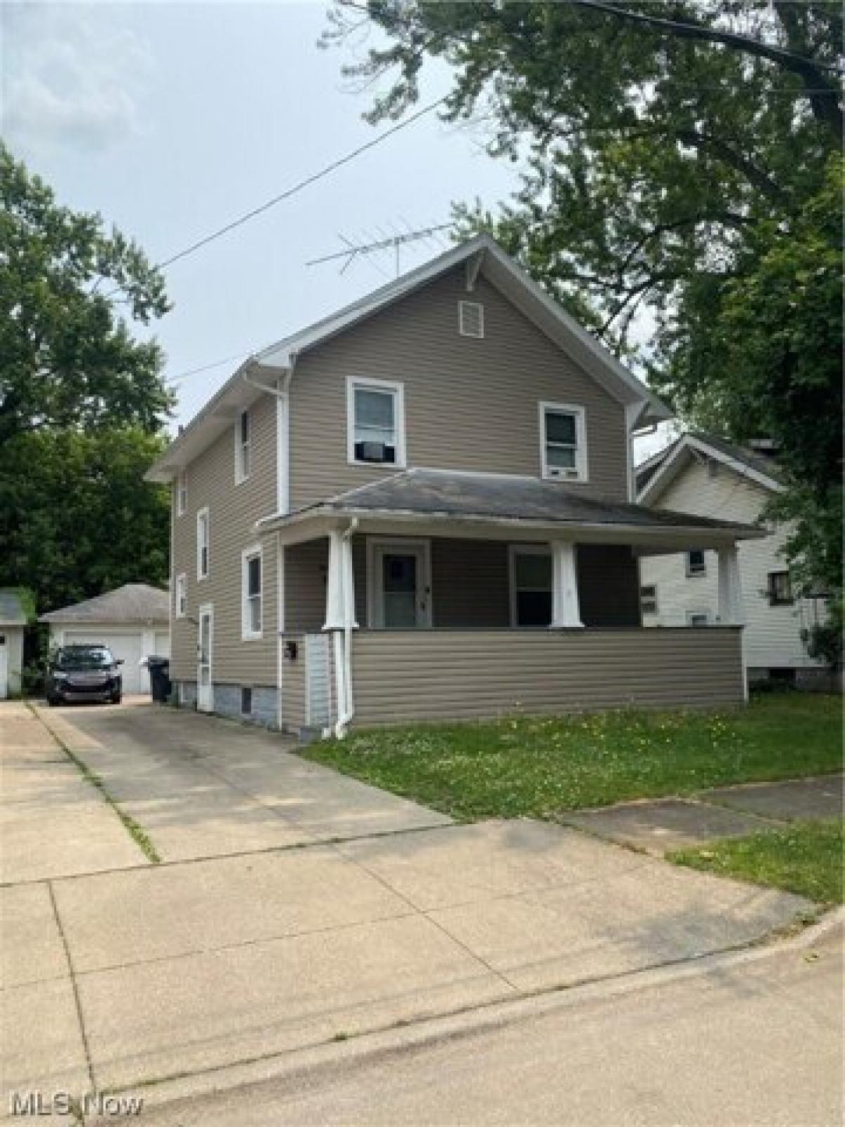 Picture of Home For Sale in Akron, Ohio, United States