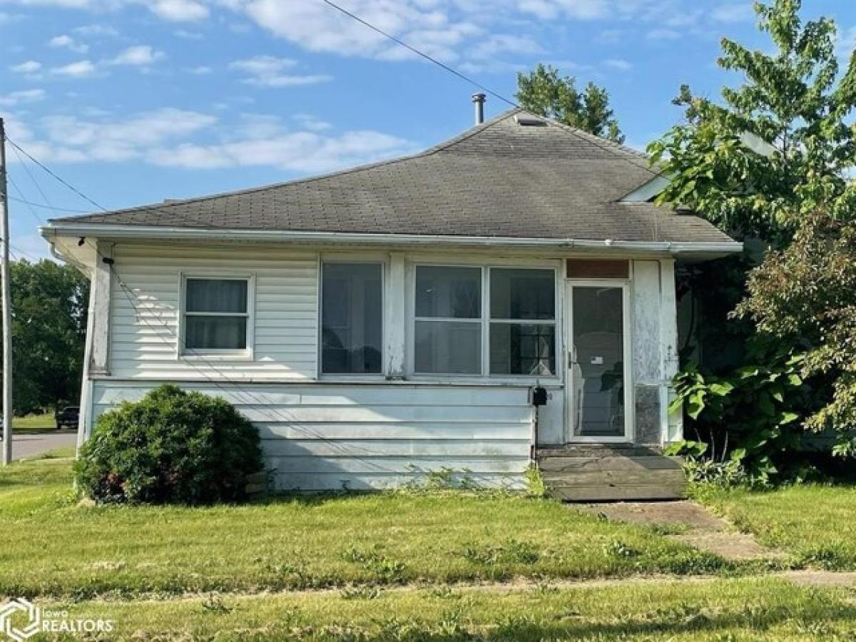 Picture of Home For Sale in Albia, Iowa, United States