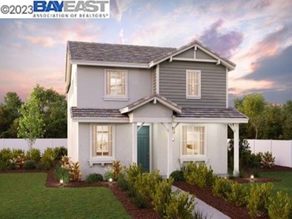 Picture of Home For Sale in West Sacramento, California, United States
