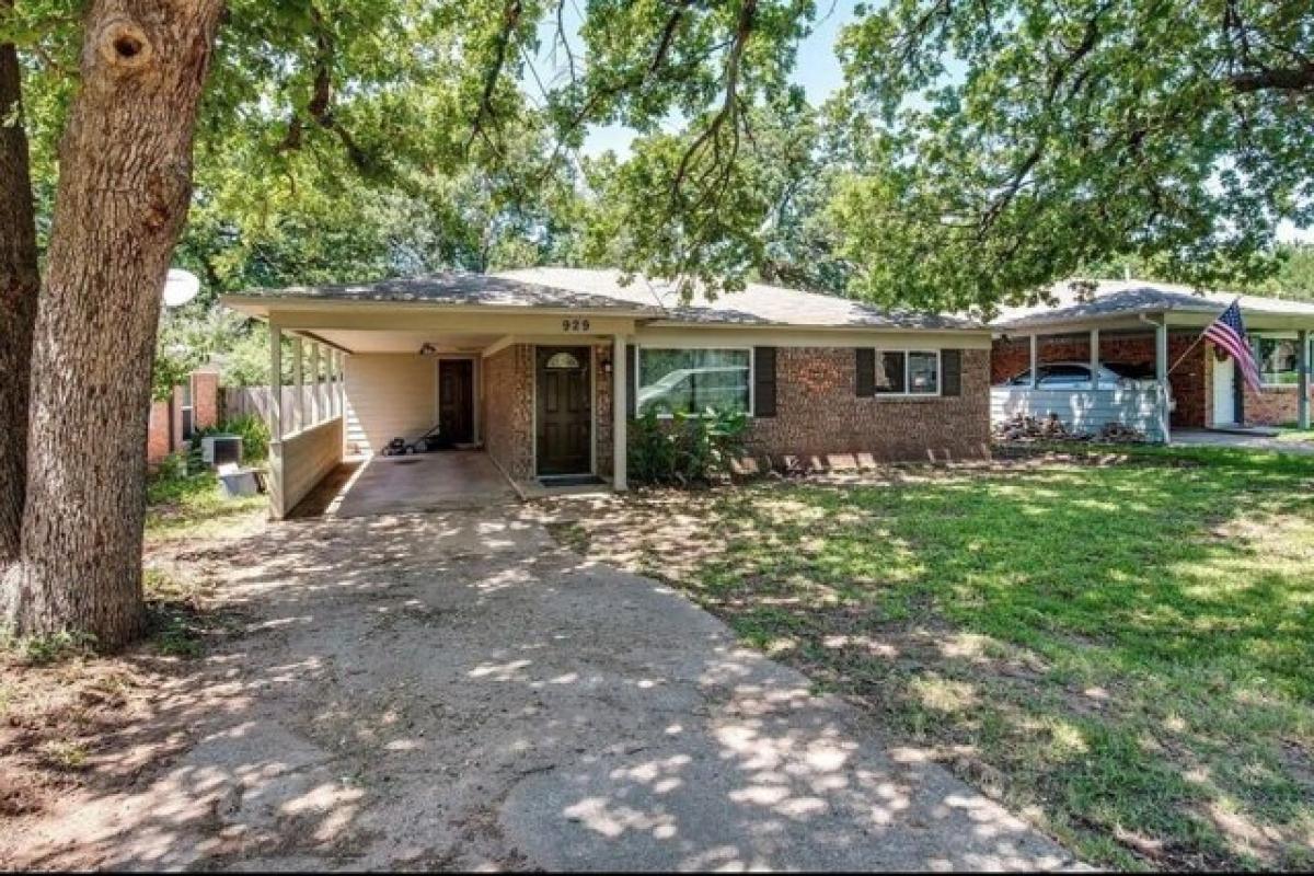 Picture of Home For Sale in Denison, Texas, United States